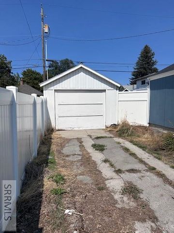 245 6th Street, Idaho Falls, ID 83401
