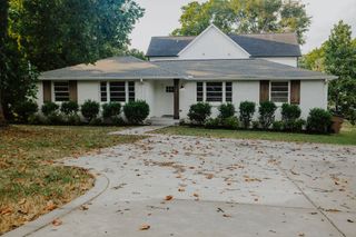 1100 Grandview Dr, Nashville, TN 37204