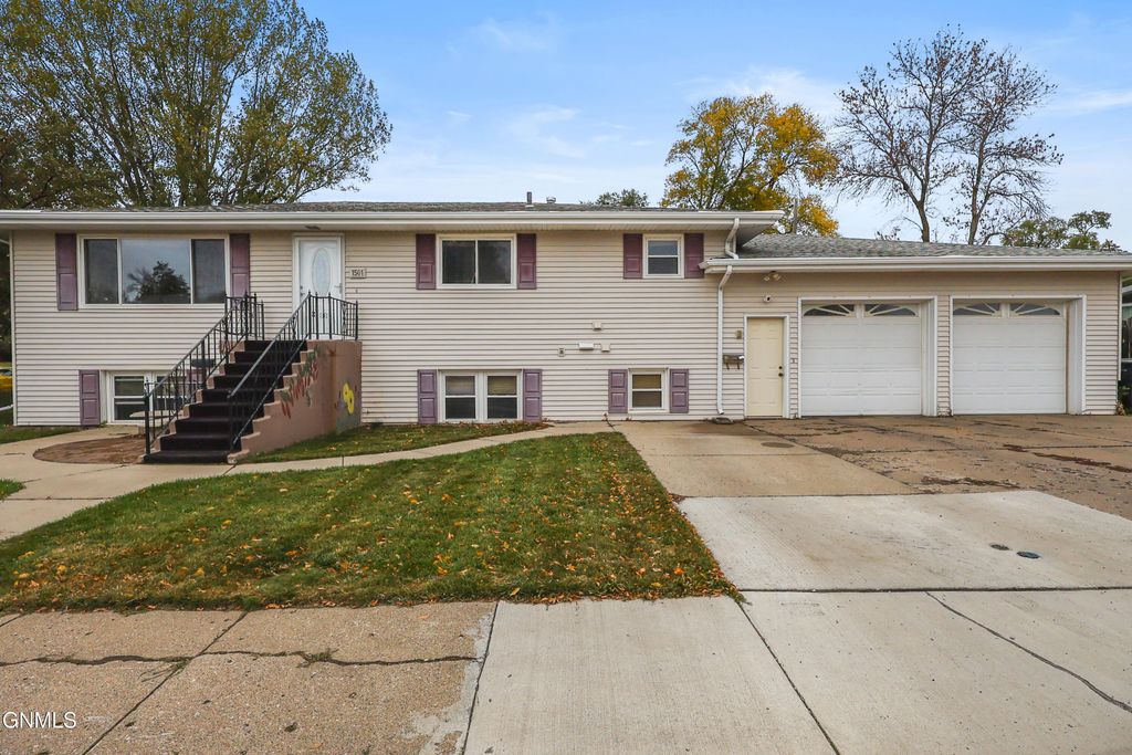 1501 6th Avenue NW, Mandan, ND 58554 photo 3