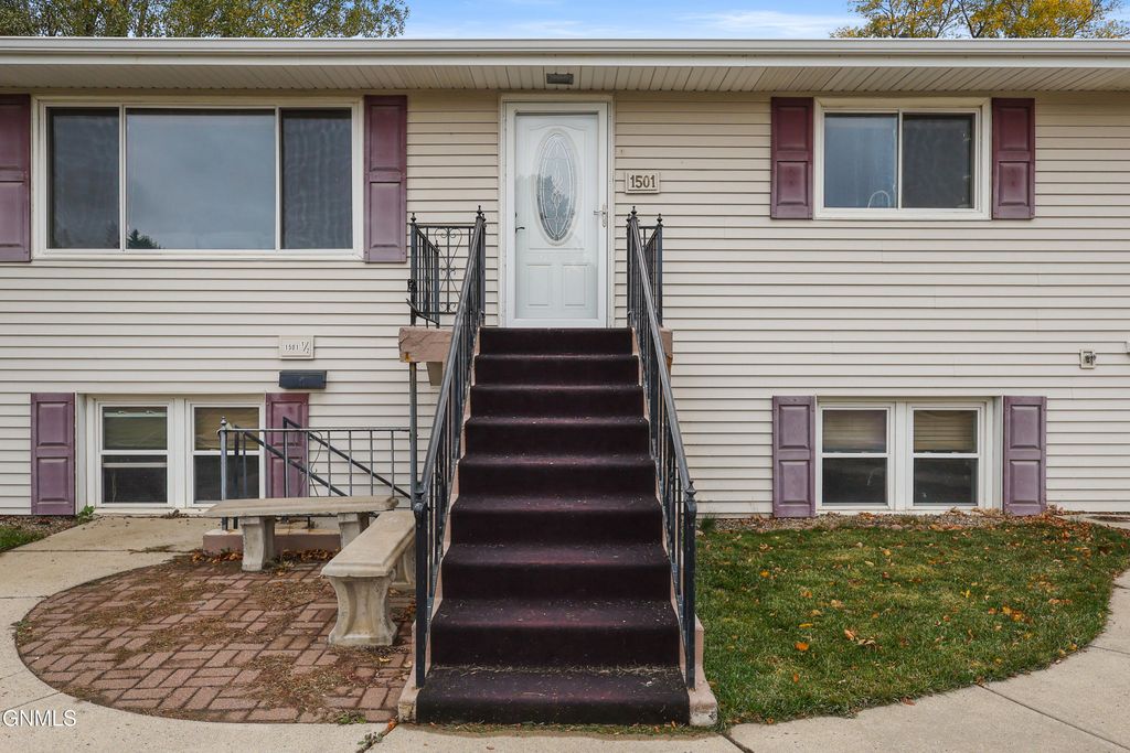 1501 6th Avenue NW, Mandan, ND 58554 photo 5
