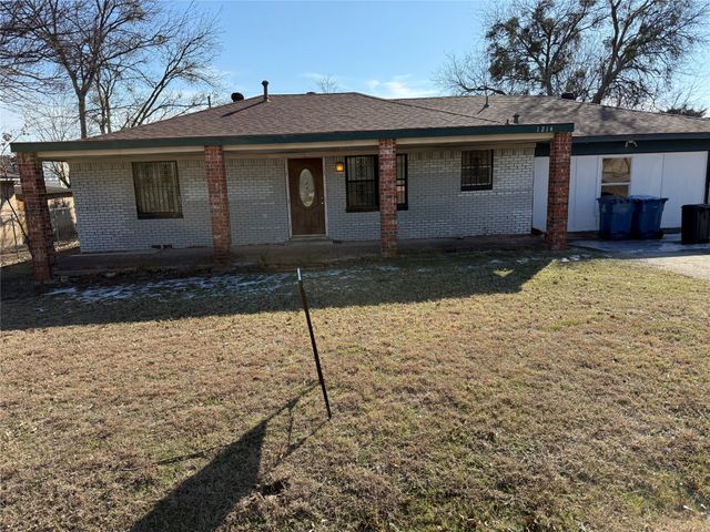 1214 Wintergreen Court, Desoto, TX 75115