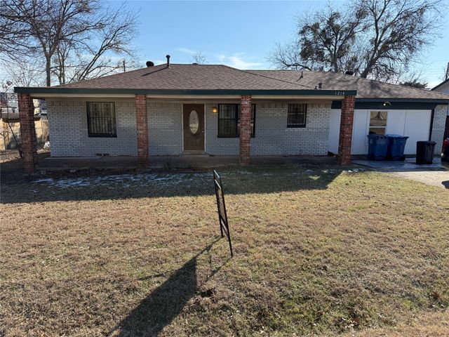 1214 Wintergreen Court, Desoto, TX 75115