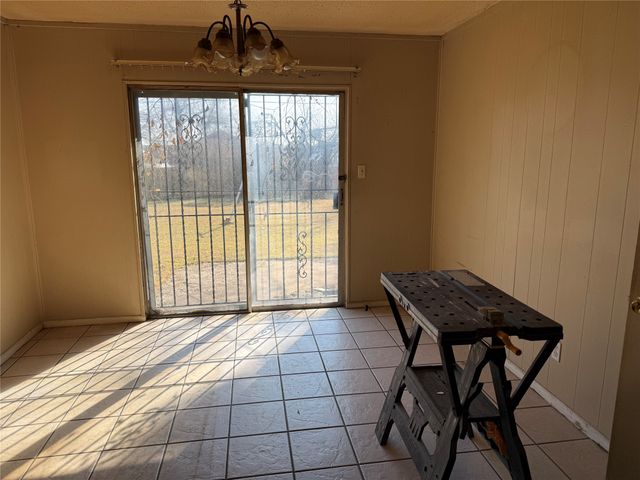 1214 Wintergreen Court, Desoto, TX 75115