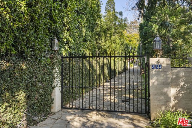 334 N Carmelina Avenue, Los Angeles, CA 90049