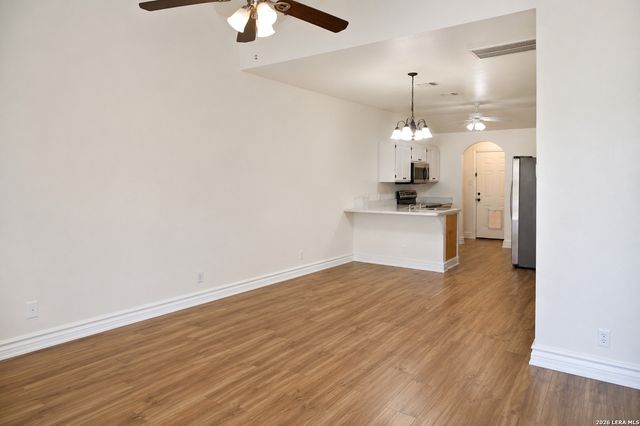 528 W GERALD AVE, San Antonio, TX 78221