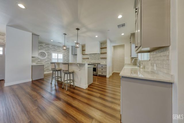 25904 Bear Valley Road, Tehachapi, CA 93561