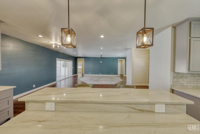 25904 Bear Valley Road, Tehachapi, CA 93561
