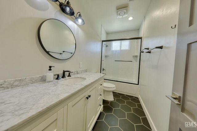 25904 Bear Valley Road, Tehachapi, CA 93561