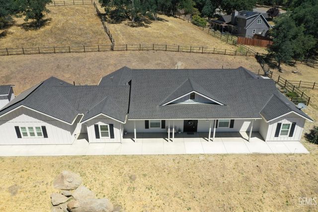 25904 Bear Valley Road, Tehachapi, CA 93561