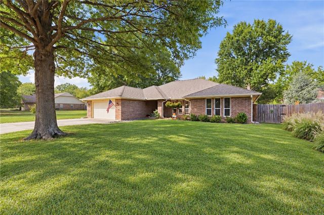 1764 E Harold Street, Fayetteville, AR 72703