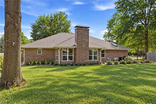 1764 E Harold Street, Fayetteville, AR 72703