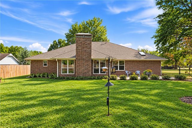 1764 E Harold Street, Fayetteville, AR 72703