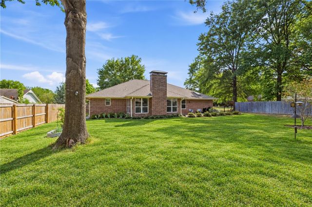1764 E Harold Street, Fayetteville, AR 72703