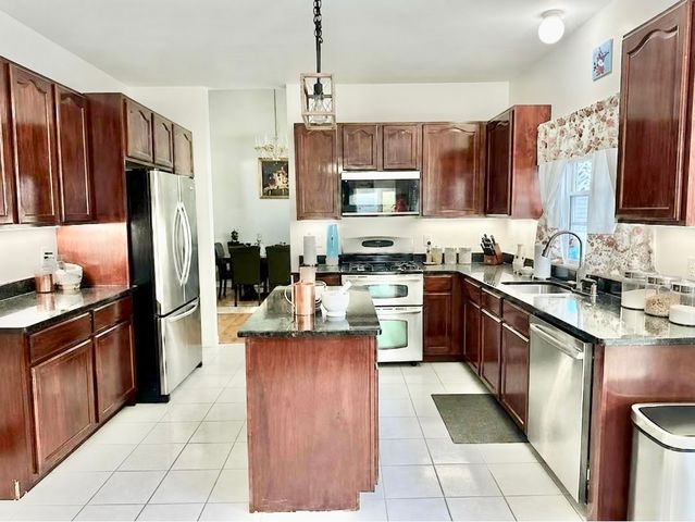 29623 N Birch Avenue, Lake Bluff, IL 60044
