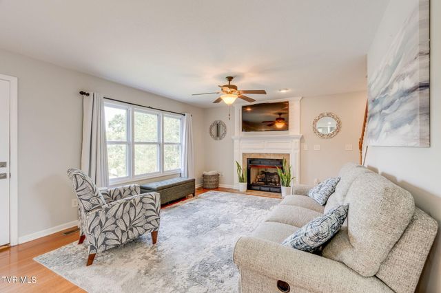 202 Jessicas Way, Johnson City, TN 37615