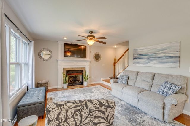 202 Jessicas Way, Johnson City, TN 37615