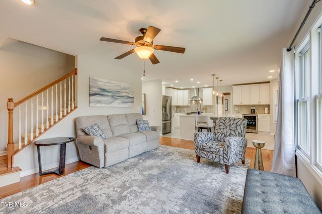 202 Jessicas Way, Johnson City, TN 37615