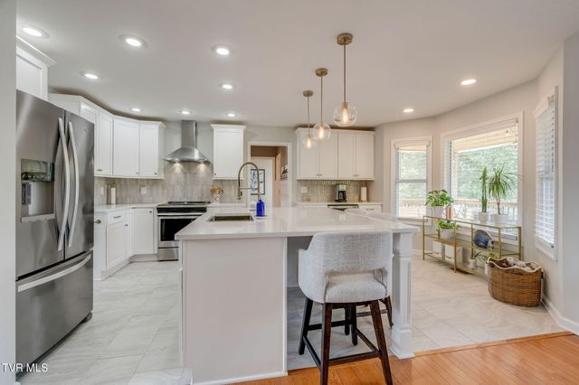 202 Jessicas Way, Johnson City, TN 37615