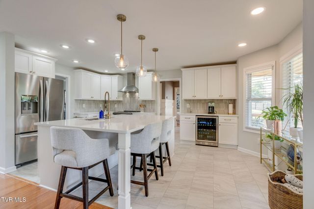 202 Jessicas Way, Johnson City, TN 37615