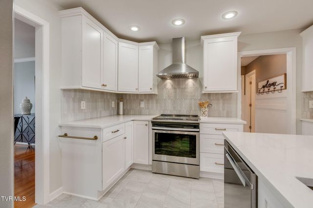 202 Jessicas Way, Johnson City, TN 37615