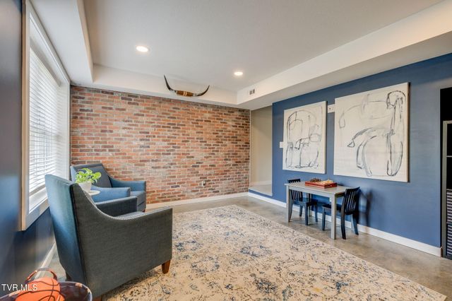 202 Jessicas Way, Johnson City, TN 37615