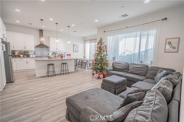 2111 Seville, Santa Paula, CA 93060