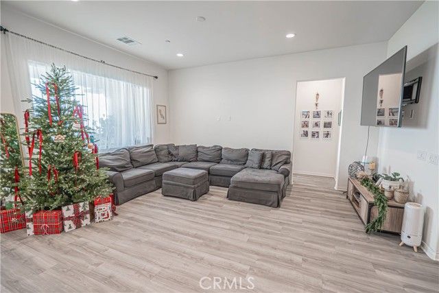2111 Seville, Santa Paula, CA 93060