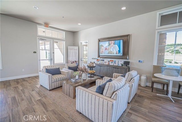 2111 Seville, Santa Paula, CA 93060