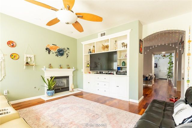 19920 Via Joyce, Saugus, CA 91350