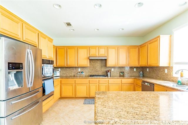 19920 Via Joyce, Saugus, CA 91350
