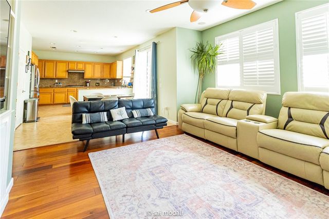 19920 Via Joyce, Saugus, CA 91350
