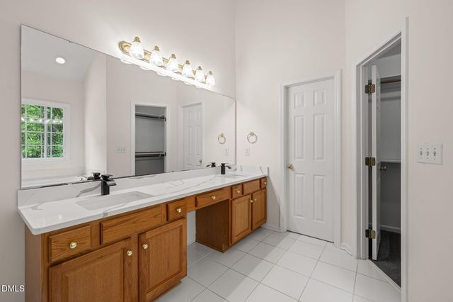 1 Queensland Court, Durham, NC 27712