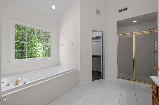 1 Queensland Court, Durham, NC 27712