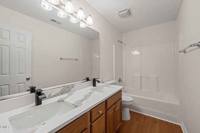 1 Queensland Court, Durham, NC 27712