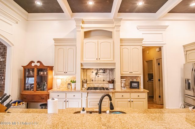 1612 E Northside Dr Drive, Jackson, MS 39211