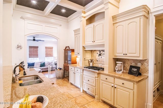 1612 E Northside Dr Drive, Jackson, MS 39211