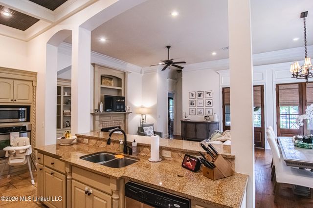 1612 E Northside Dr Drive, Jackson, MS 39211