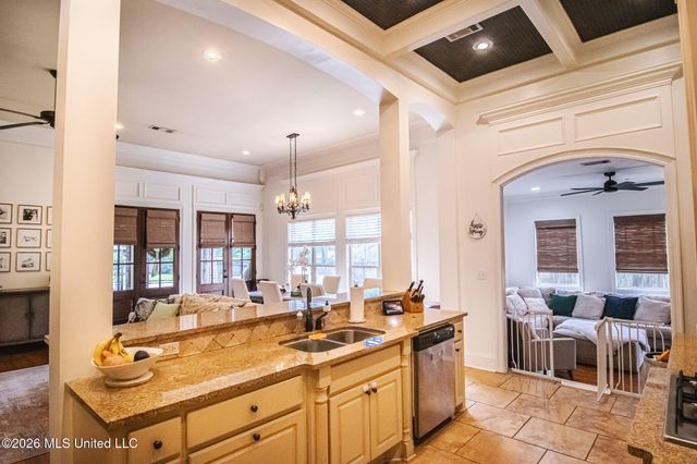 1612 E Northside Dr Drive, Jackson, MS 39211