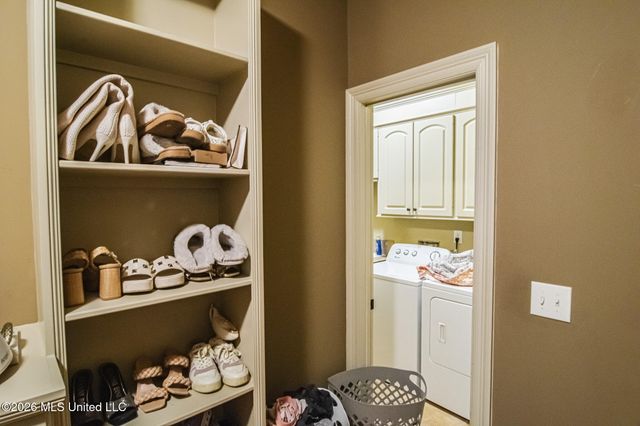 1612 E Northside Dr Drive, Jackson, MS 39211