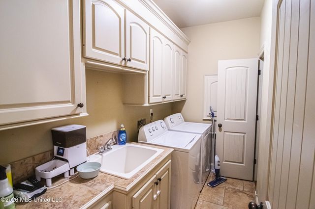 1612 E Northside Dr Drive, Jackson, MS 39211