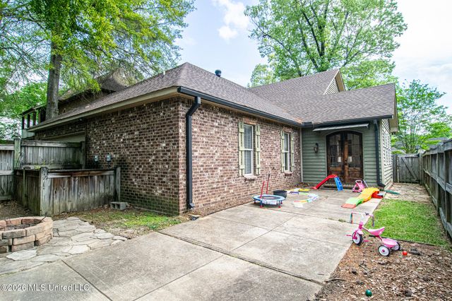 1612 E Northside Dr Drive, Jackson, MS 39211