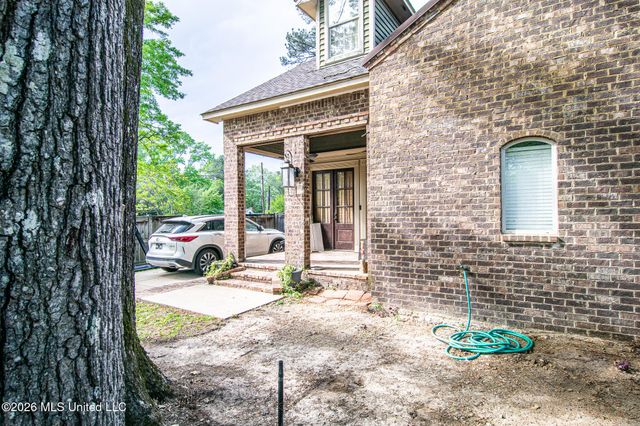 1612 E Northside Dr Drive, Jackson, MS 39211