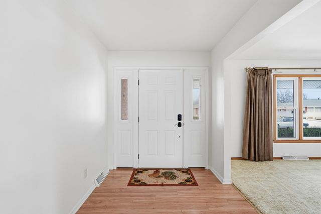 437 Fairview Avenue, Crown Point, IN 46307