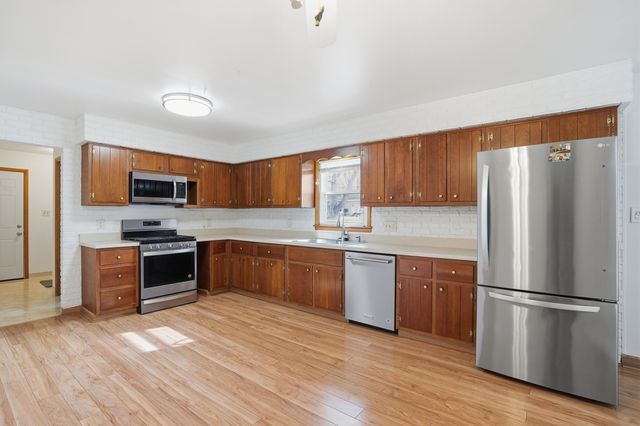 437 Fairview Avenue, Crown Point, IN 46307