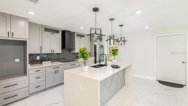 1414 E HARDING STREET, Orlando, FL 32806