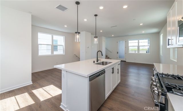 2472 E Stanley Paseo, Ontario, CA 91762