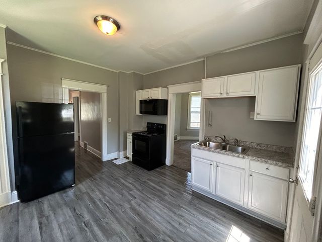 503 W 17th Street, Davenport, IA 52803