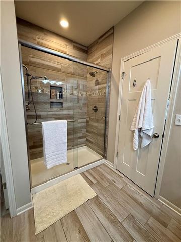 1300 NW Crestwood Drive, Grain Valley, MO 64029