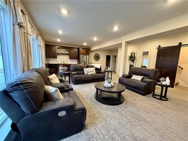 1300 NW Crestwood Drive, Grain Valley, MO 64029