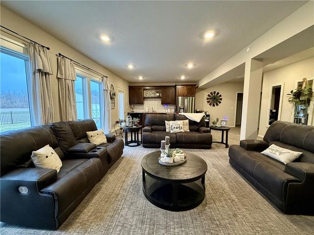 1300 NW Crestwood Drive, Grain Valley, MO 64029